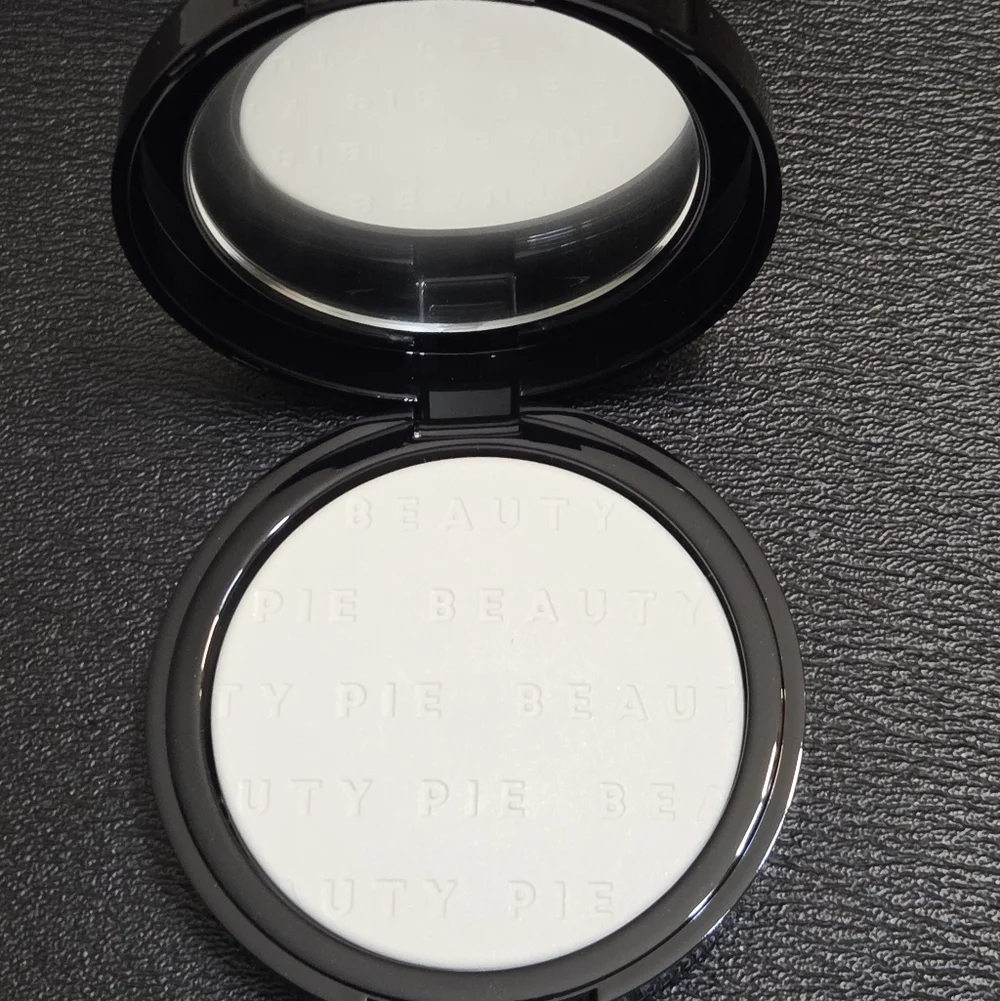 Beauty Pie Made in Italy One Powder Wonder Perfecting Powder